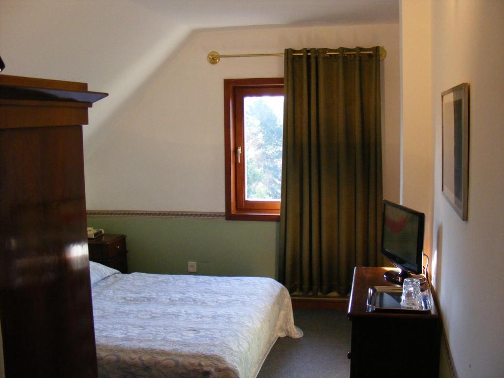 Nr 100 Szentendre Hotel Panzio Szolgaltatasok Room photo
